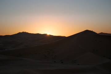 Fototapeta na wymiar sunset in the sahara