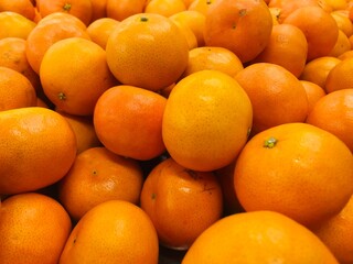 oranges in the market