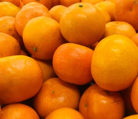 oranges in the market