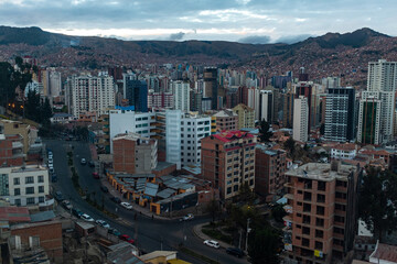 Obraz premium Urban Landscape seen from the Cable Car Line of the Andes Cordillera in La Paz / Bolivia
