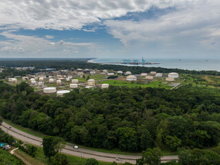 Obraz premium Beautiful aerial view of Limon downtown and its pier bay of Moin, APM and Limon in Costa Rica