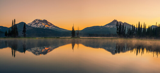 Sparks Lake at Sunrise glowing in Oregon