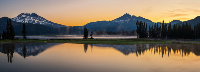 Sparks Lake at Sunrise in Oregon