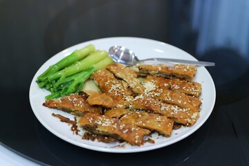 grilled chicken wings with sauce