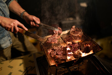 キャンプで肉料理