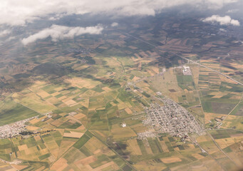 vista de un valle urbano desde un avi&oacute;n