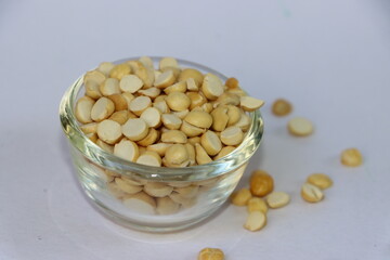 Roasted chana dal in glass bowl