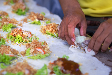 making fresh chinese spring roll