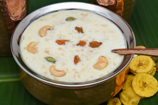 Mithai / semiya payasam(vermicelli), seasonal sweet dish Kerala India, South Indian sweet for Onam, Vishu festival. kheer made with roasted vermicelli, condensed milk in clay Dusshera, Vishu, Diwali, 