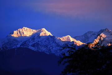 Fototapeta na wymiar Kangchenjunga mountain range view from Pelling, sikkim, india