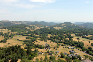Fototapeta na wymiar Auvergne et ses montagnes