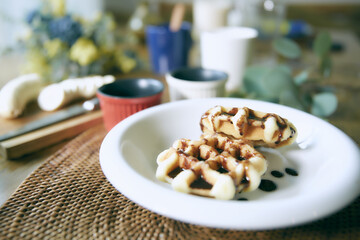 おうちカフェでワッフルスイーツのデザート