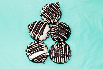 Delicious white Marshmallows drenched in dark chocolate.