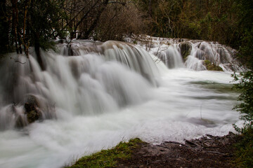 Nacimiento el Río Cuervo y sus cascadas y rincones