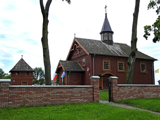 wyswiecony w 1815 roku kosciol katolicki pod wezwaniem swietej anny w miejscowosci rogow na mazowszu w polsce