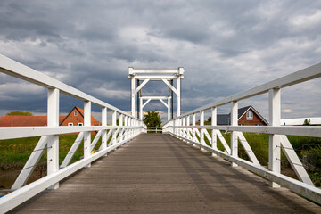 Fußgänger Brücke im Alten Land 