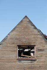 Ausgebranntes Dachgeschoss, Brandschaden, abgebranntes Haus