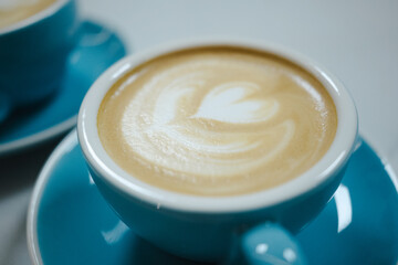 taza de café latte art 