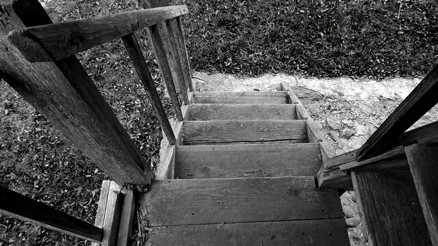 zabytkowy wybudowany z drewna w 1774 roku lamus plebanski w miejscowosci kalinowka koscielna na podlasiu w polsce