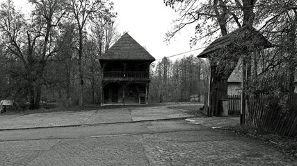 zabytkowy wybudowany z drewna w 1774 roku lamus plebanski w miejscowosci kalinowka koscielna na podlasiu w polsce