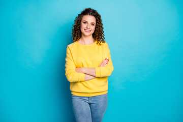 Fototapeta na wymiar Portrait of her she nice-looking attractive lovely pretty charming content cheerful cheery wavy-haired girlfriend folded arms isolated on bright vivid shine vibrant blue color background