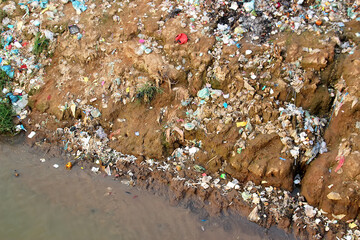 Trash problem in Phnom Penh, 16, River