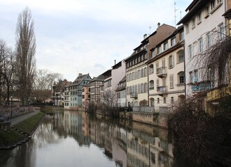 Fototapeta na wymiar Strasbourg city center, caressing the banks of the river Rhine