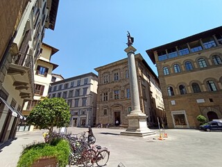 Fototapeta premium Italia, Toscana, Firenze, piazza Santa Trinita.