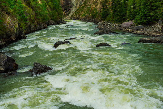 The Mazhoy cascade on the Chuya River - the venue for rafting competitions