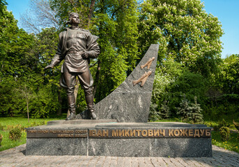 monument to the pilot Ivan Kozhedub in Kyiv
