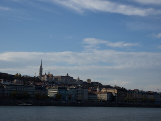 Fototapeta premium Budapest Royal Castle and Szechenyi Chain Bridge at day time from Danube river, Hungary.