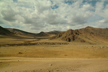 Fototapeta na wymiar mountain range scene (Mongolia)