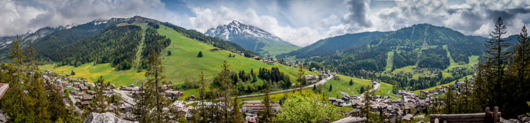 Fototapeta na wymiar Aravis et Mont Blanc