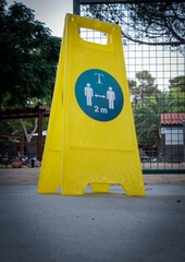 yellow traffic sign