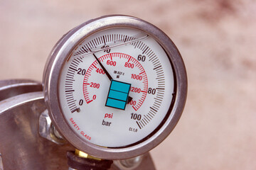 View of the manometer. It shows 32 (450 psi ) bar pressure. This manometer manufactured according...