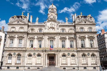 Obraz premium Mairie de Lyon durant l'été