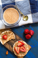 Rice cookies, with almond cream and strawberries