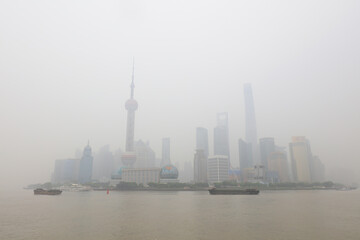 Obraz premium Shanghai Bund in Haze, Shanghai City, China