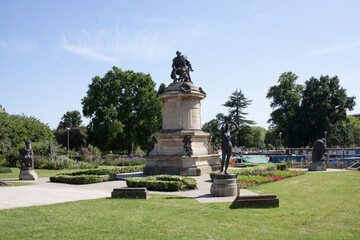 Obraz premium The William Shakespeare Memorial at Bancroft Gardens in Stratford upon Avon, Warwickshire in the United Kingdom
