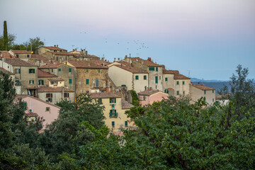 Obraz premium Village en Toscane