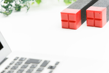 土地の境界　杭　測量　イメージ