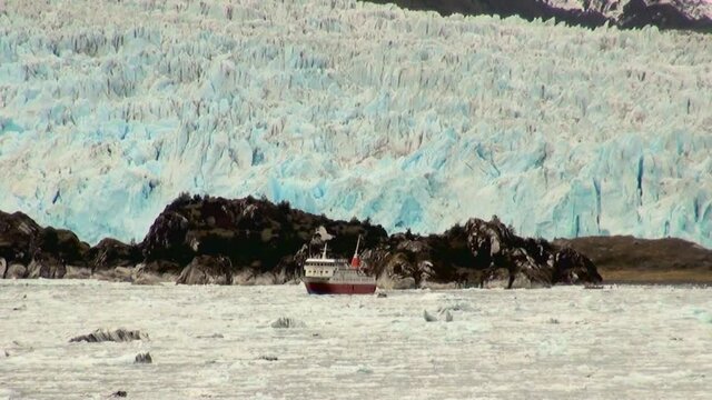Chile - Amalia Glacier Landscape