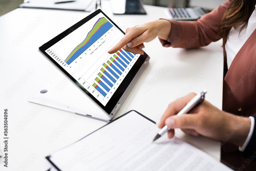 Poster kpi data business chart on laptop
