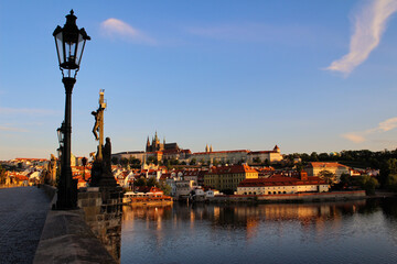 Fototapeta premium Morning Prague castle douring quarantine, sunrise, St. Vitus cathedral