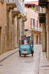 Ape three-wheeler in narrow old town street, Bari Vecchia, Apulia, Puglia, Italy, Italia, Italie, Adriatic Sea, Europe