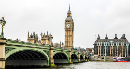 Fototapeta premium Big Ben known as Elizabeth Tower and Westminster Bridge in London