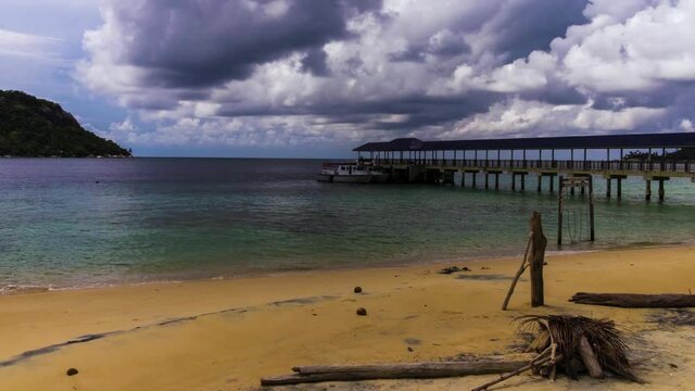 Time Lapse : Aur Island Jetty, Johor Province,Malaysia With Dramatic Cloud. HD