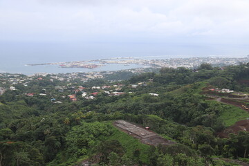 Fototapeta na wymiar Ville de Papeete à Tahiti, Polynésie française