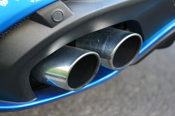 Dual chrome exhaust tips and parking sensor