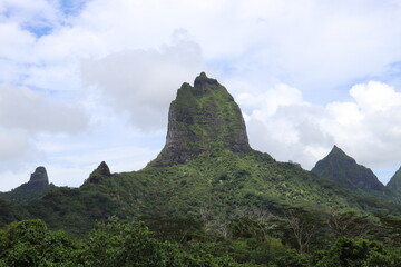 Montagnes à Moorea, Polynésie française	